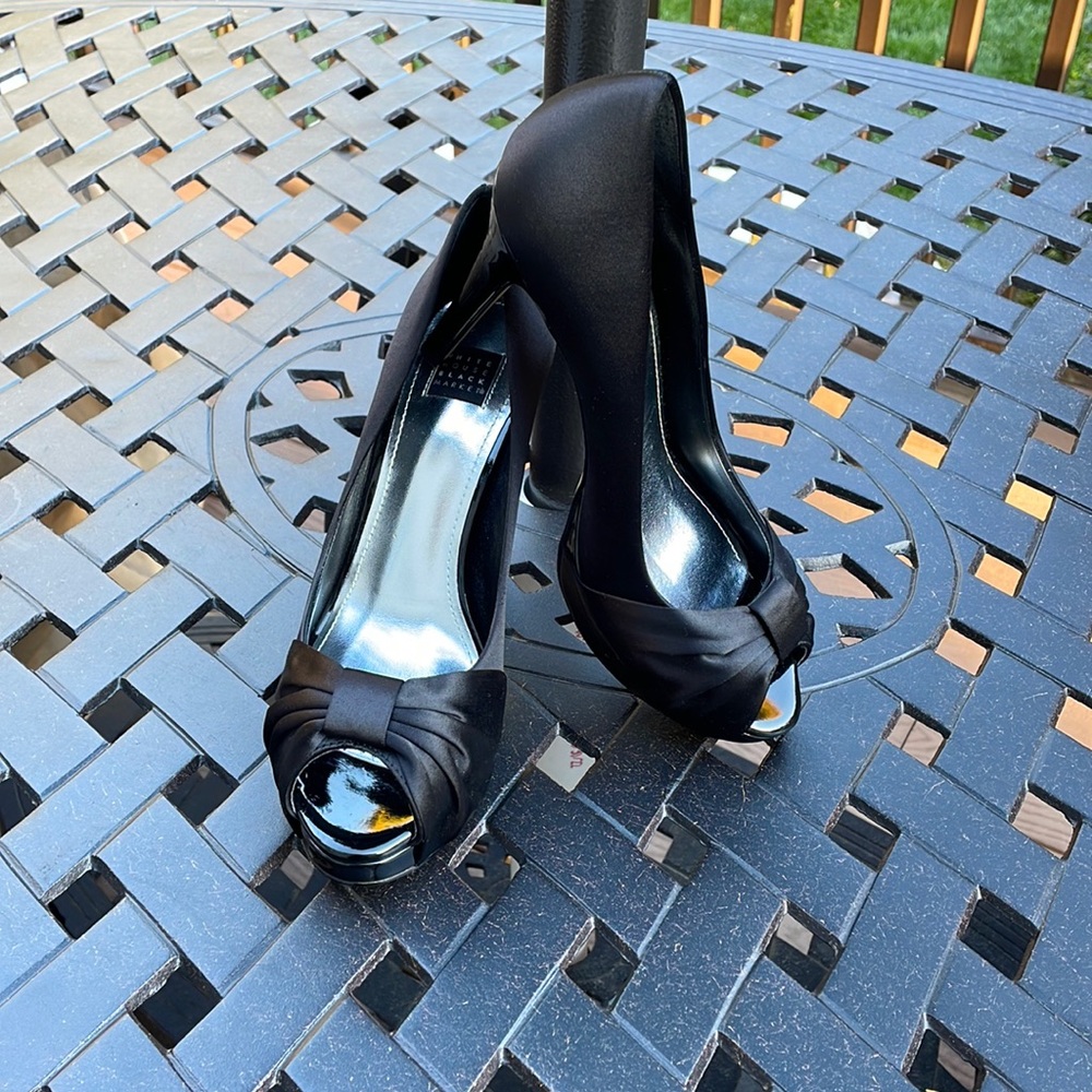 NWOT Size 7.5 WHBM Black Satin Peep toe heels - Picture 6 of 11
